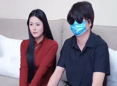 Lão đưa thuốc kích dục trộn vào nước cho em đồng nghiệp uống